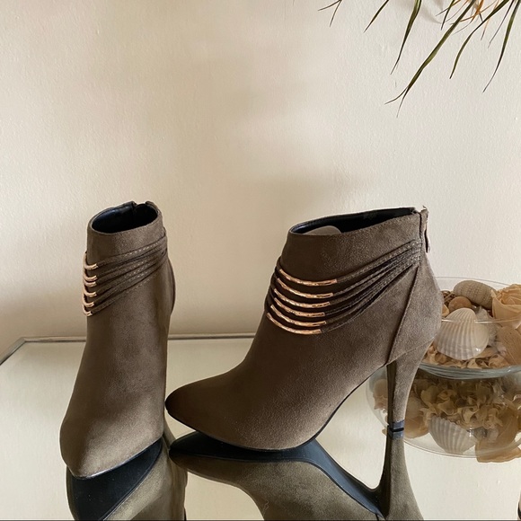 G.C. VIP Suede Bootie - Khaki - Picture 1 of 7